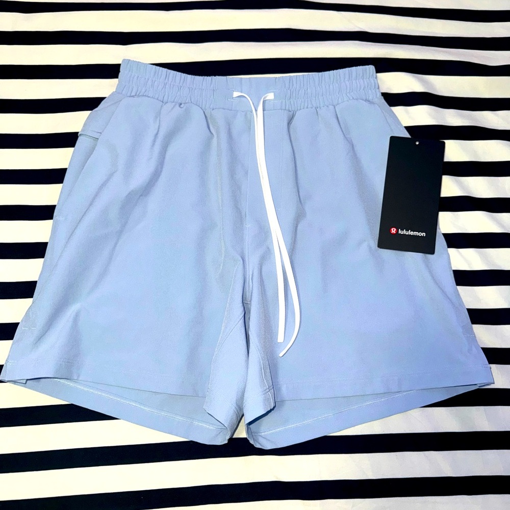 Mens Lululemon pool short 5”